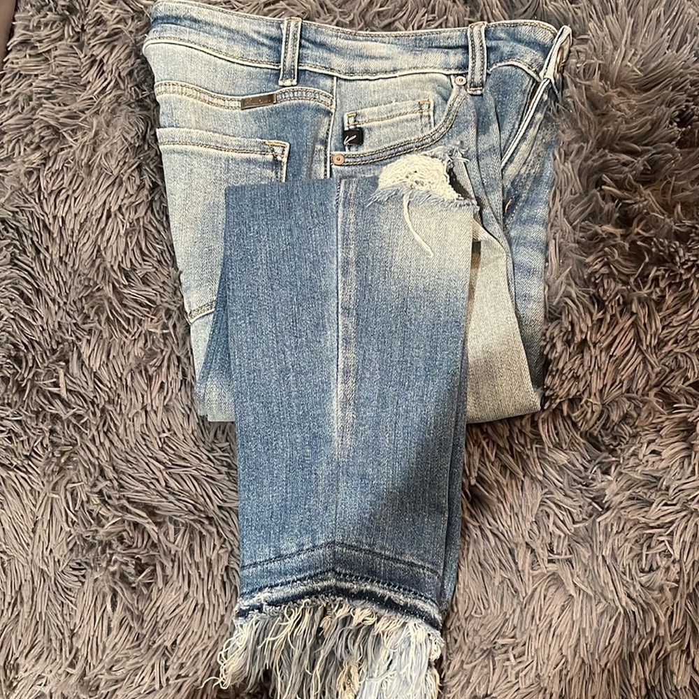 KanCan cropped distressed jeans